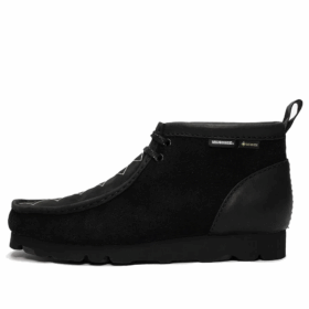Bottes Clarks x Neighborhood Wallabee GTX « Black Combi Suede » 26166768