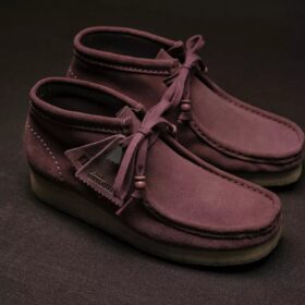 Bottes Wallabee pour femme. Daim marron rosé Bottes Wallabee pour femme. Daim marron rosé