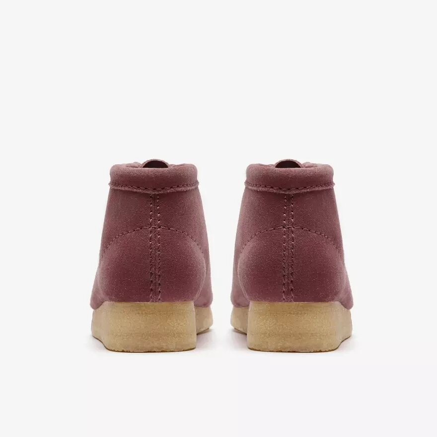 Bottes Wallabee pour femme. Daim marron rosé Bottes Wallabee pour femme. Daim marron rosé