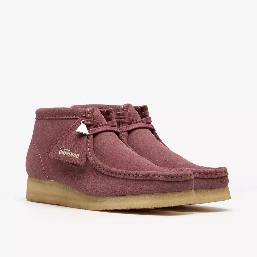 Bottes Wallabee pour femme. Daim marron rosé Bottes Wallabee pour femme. Daim marron rosé