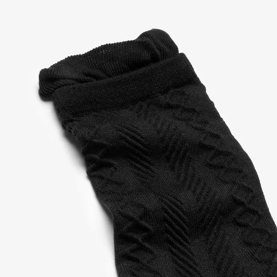Chaussettes noires à volants Chaussettes noires à volants