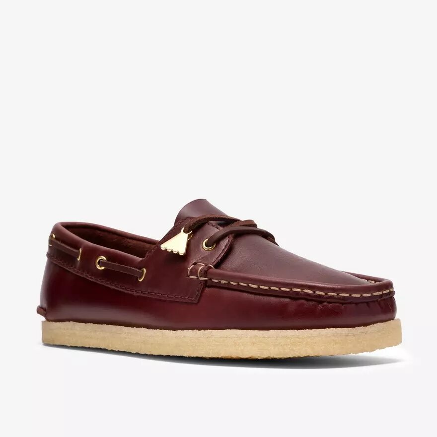 Chaussures bateau Godney pour femme. Chaussures bateau en cuir beige britannique Chaussures bateau Godney pour femme. Chaussures bateau en cuir beige britannique
