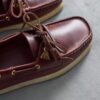 Chaussures bateau Godney pour femme. Chaussures bateau en cuir beige britannique Chaussures bateau Godney pour femme. Chaussures bateau en cuir beige britannique