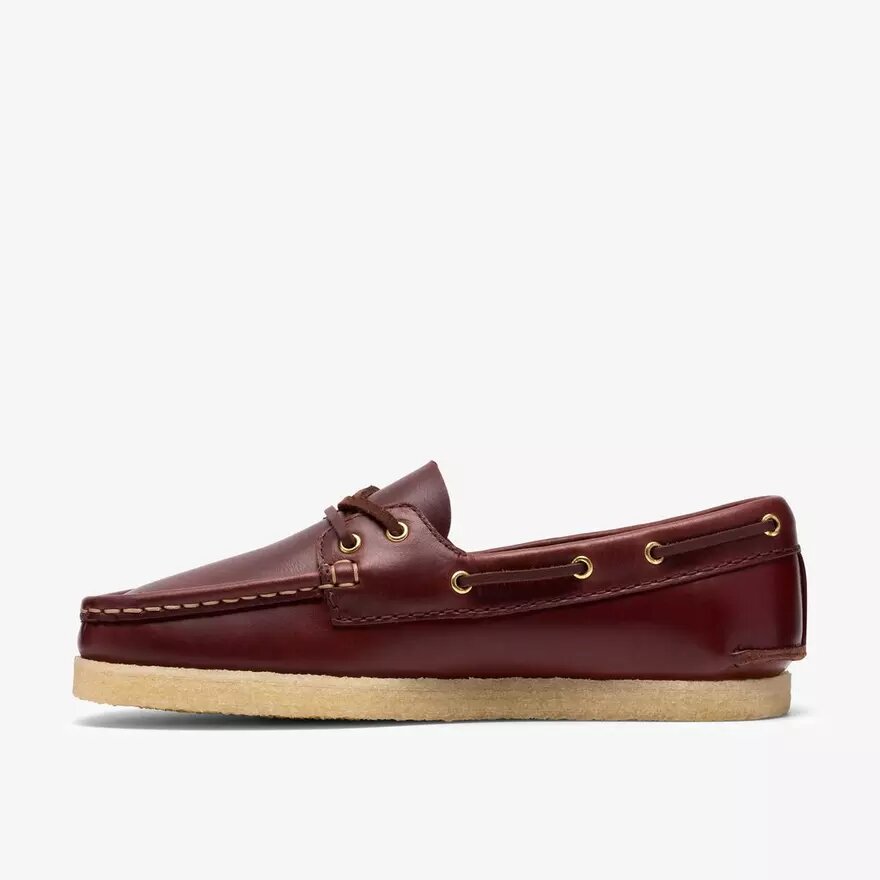 Chaussures bateau Godney pour femme. Chaussures bateau en cuir beige britannique Chaussures bateau Godney pour femme. Chaussures bateau en cuir beige britannique