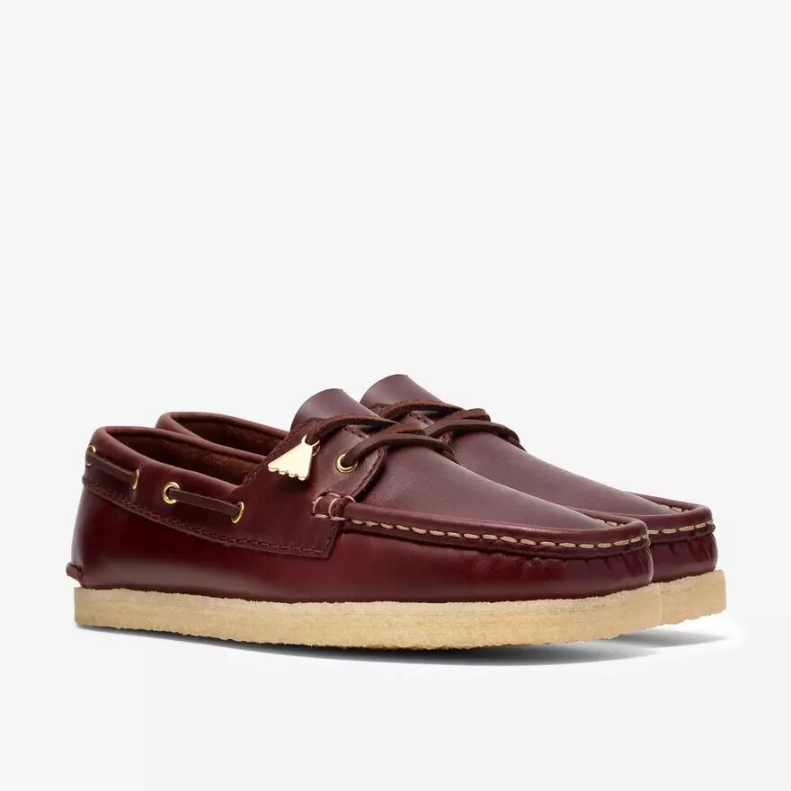 Chaussures bateau Godney pour femme. Chaussures bateau en cuir beige britannique Chaussures bateau Godney pour femme. Chaussures bateau en cuir beige britannique
