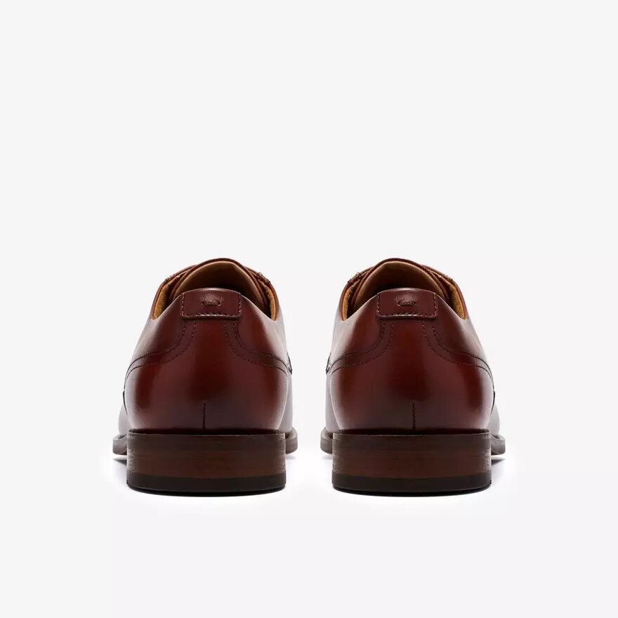 Chaussures brogues à lacets Bowburn en cuir beige pour homme Chaussures brogues à lacets Bowburn en cuir beige pour homme