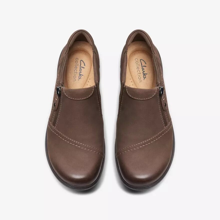 Chaussures à enfiler Carleigh Ray en nubuck taupe pour femme Chaussures à enfiler Carleigh Ray en nubuck taupe pour femme