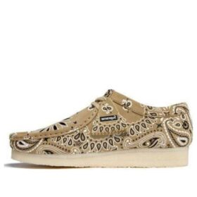 Clarks x Supreme Wallabee Bandana « Khaki » 26142398