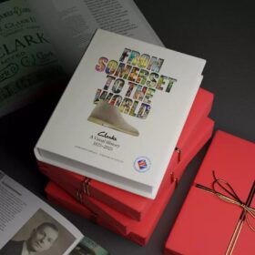 Du Somerset au monde entier : clarks, un livre d’histoire en images 1825–2025