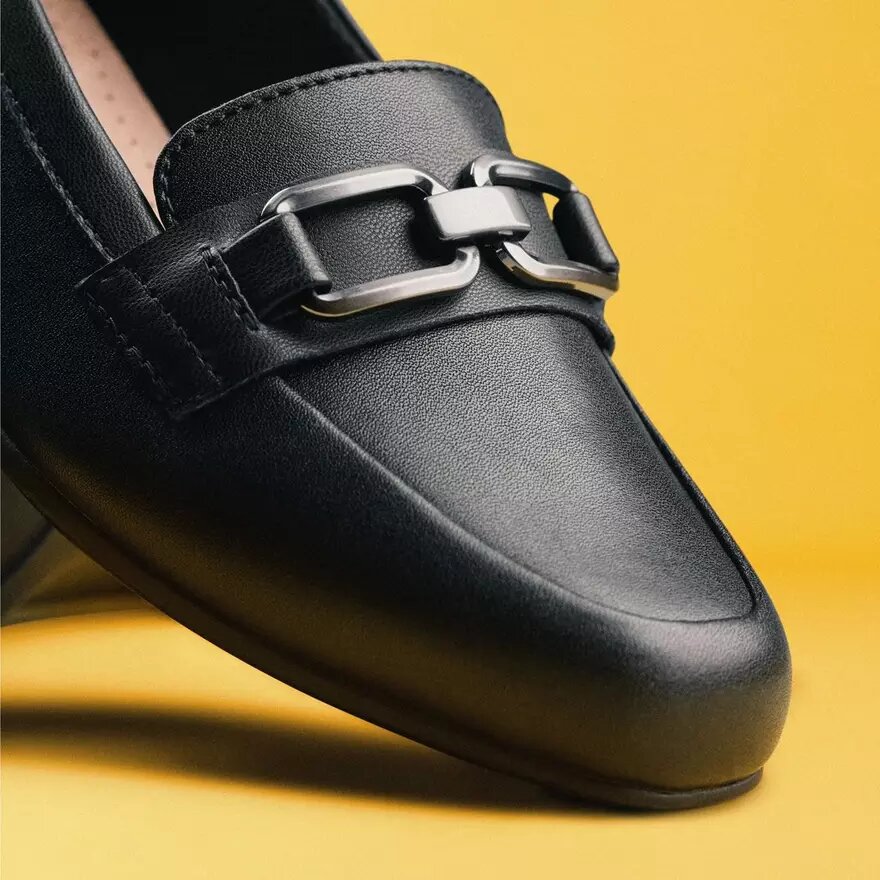 Mocassins Juliet Echo en cuir noir pour femme Mocassins Juliet Echo en cuir noir pour femme