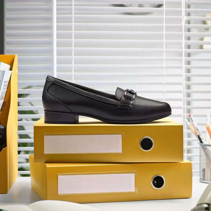 Mocassins Juliet Echo en cuir noir pour femme Mocassins Juliet Echo en cuir noir pour femme