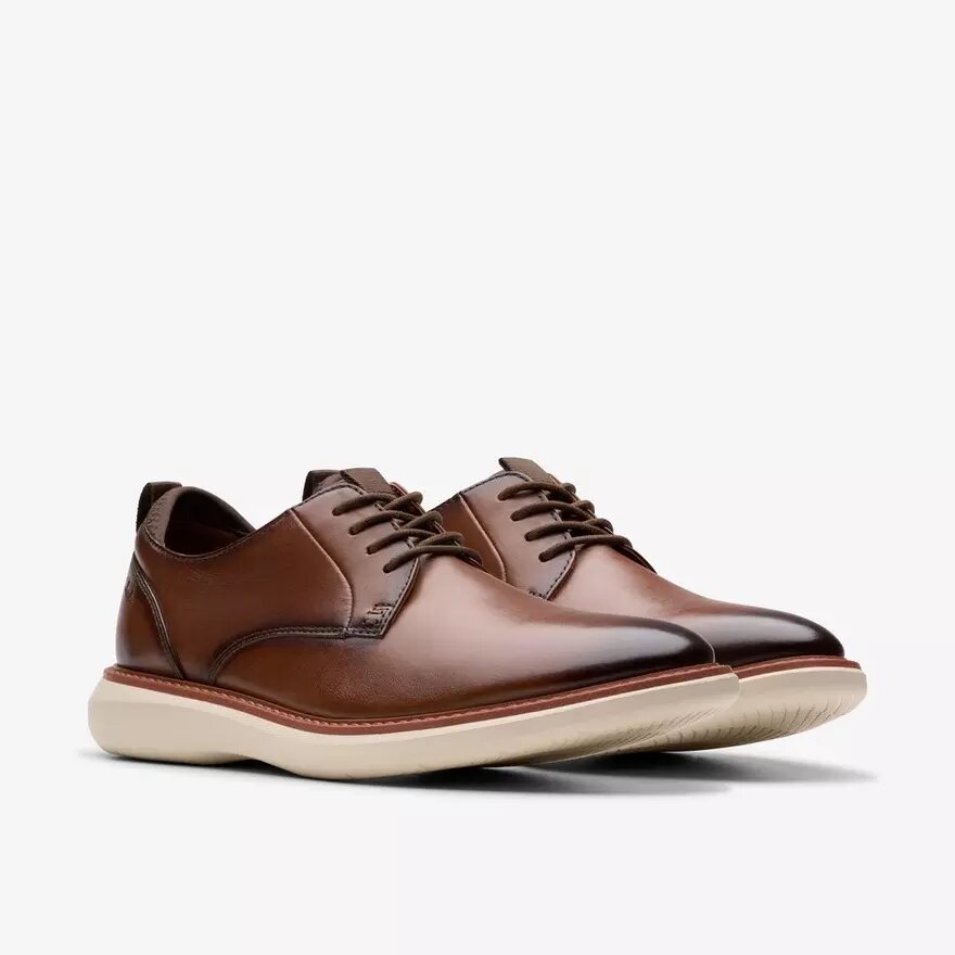 Richelieus Brantin Plain en cuir beige foncé pour homme Richelieus Brantin Plain en cuir beige foncé pour homme