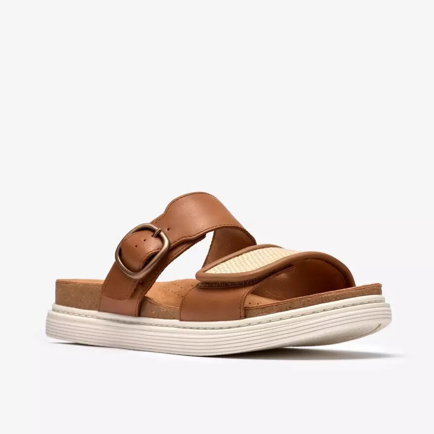 Sandales plates Arwell Step en cuir beige pour femme Sandales plates Arwell Step en cuir beige pour femme