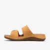 Sandales plates Cecily Step pour femme en nubuck ocre clair Sandales plates Cecily Step pour femme en nubuck ocre clair