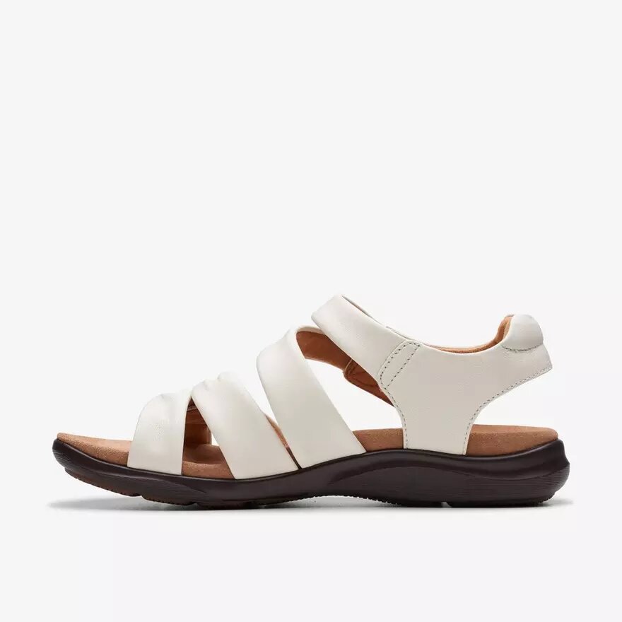 Sandales plates en cuir blanc cassé Kitly Ave pour femme Sandales plates en cuir blanc cassé Kitly Ave pour femme