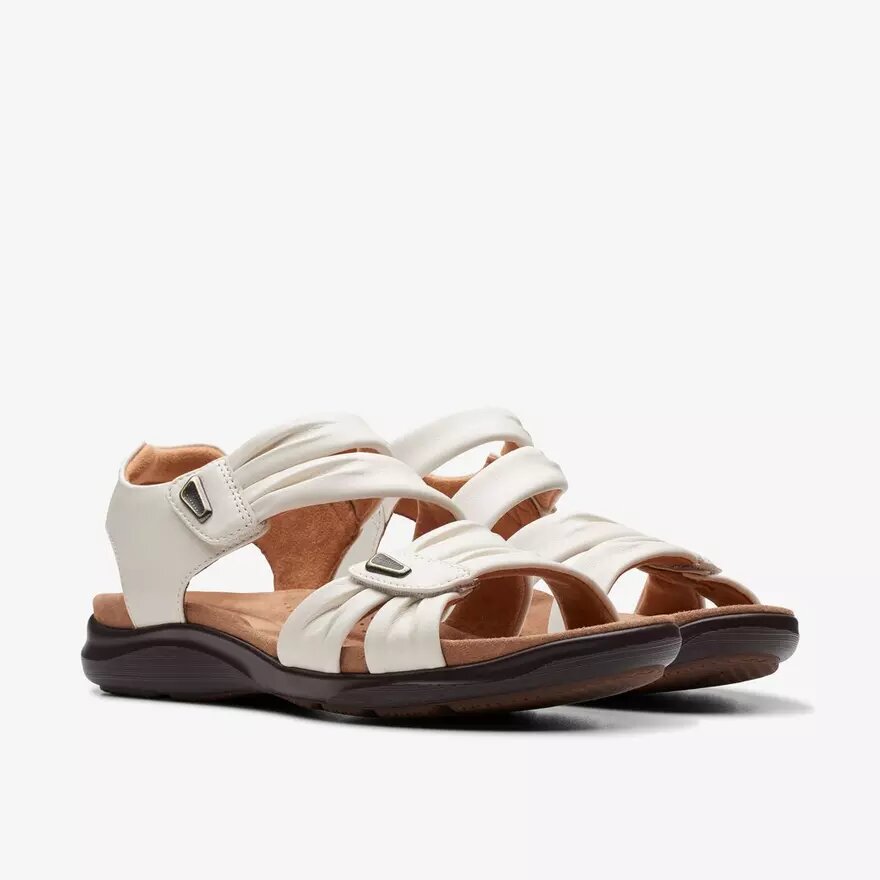 Sandales plates en cuir blanc cassé Kitly Ave pour femme Sandales plates en cuir blanc cassé Kitly Ave pour femme