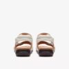 Sandales plates en cuir blanc cassé Kitly Ave pour femme Sandales plates en cuir blanc cassé Kitly Ave pour femme