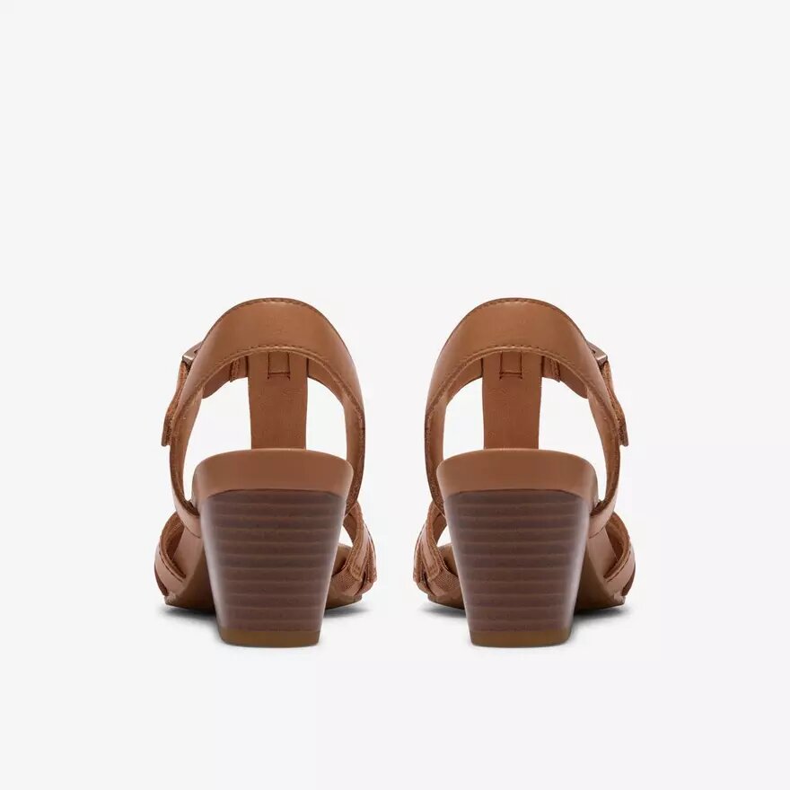 Sandales à talons Kymber Glow en cuir beige pour femme Sandales à talons Kymber Glow en cuir beige pour femme