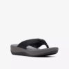 Tongs Arla Glison pour femme, en tissu noir Cloudsteppers™ Tongs Arla Glison pour femme, en tissu noir Cloudsteppers™