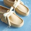 Wallabee pour femme en cuir jaune pâle