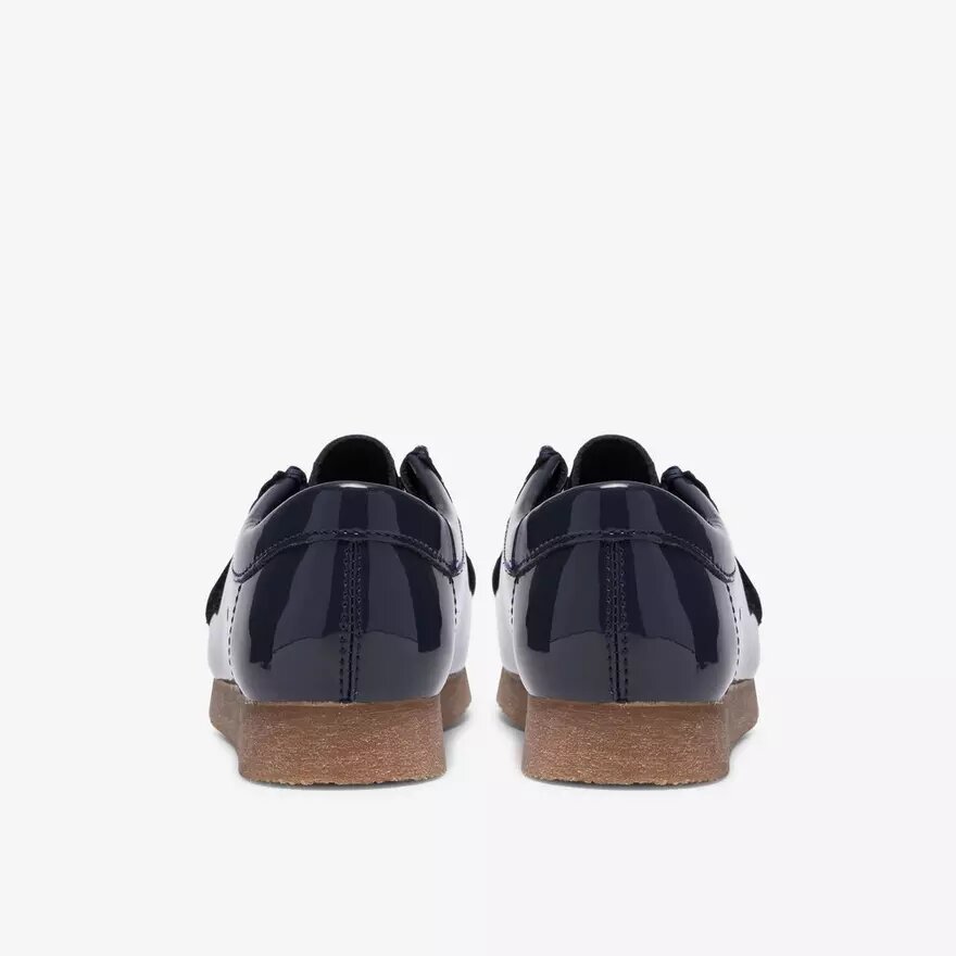 Wallabee pour garçons « Big Kid » en cuir verni bleu marine Wallabee pour garçons « Big Kid » en cuir verni bleu marine