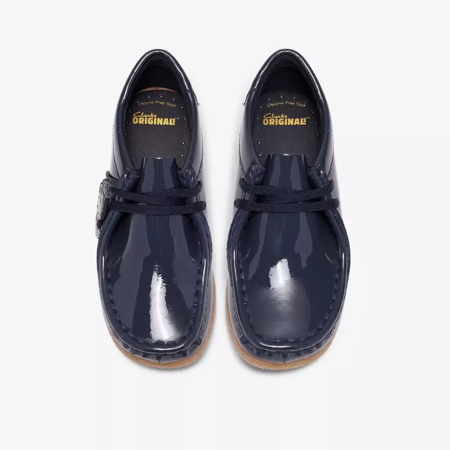 Wallabee pour garçons « Big Kid » en cuir verni bleu marine Wallabee pour garçons « Big Kid » en cuir verni bleu marine