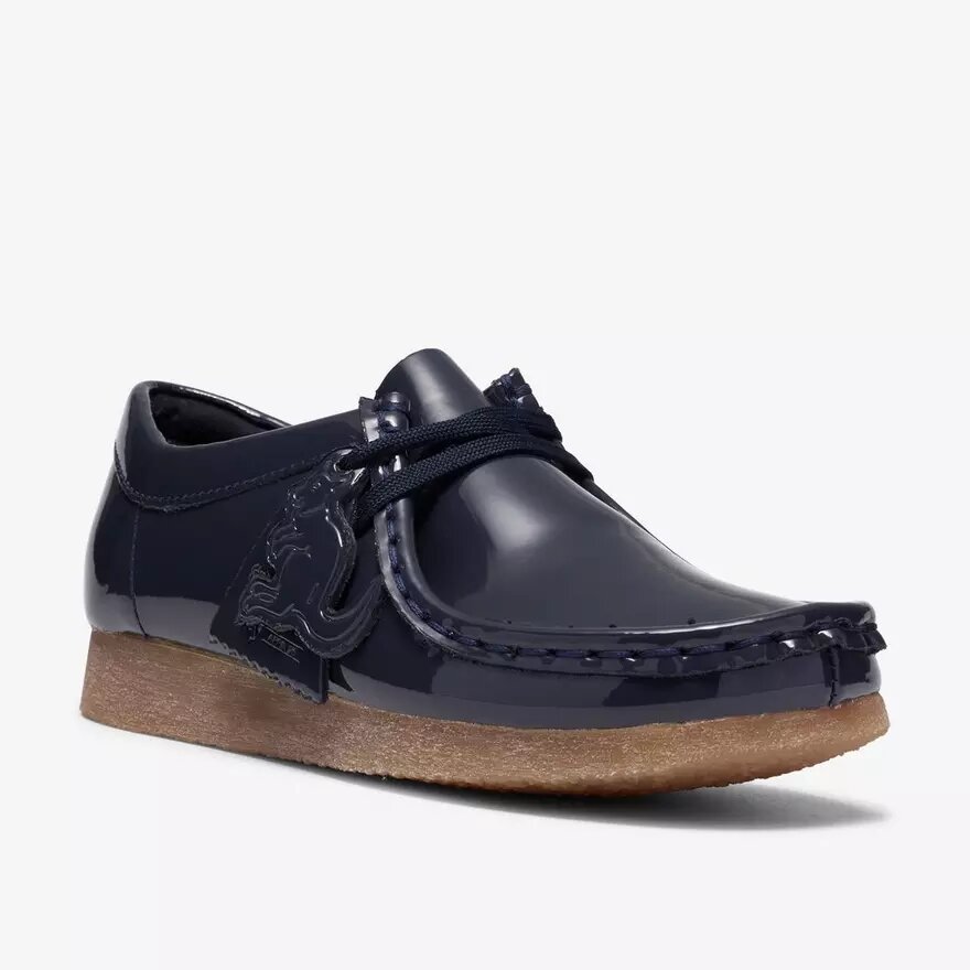 Wallabee pour garçons « Big Kid » en cuir verni bleu marine Wallabee pour garçons « Big Kid » en cuir verni bleu marine