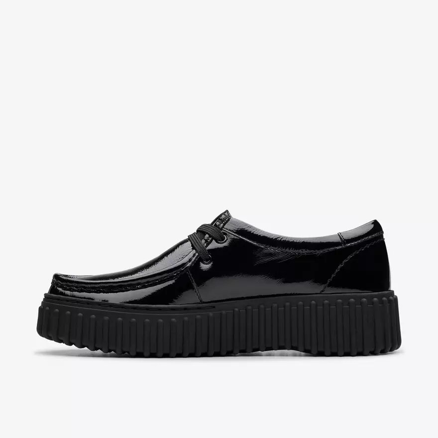 Wallabee Torhill Bee en cuir verni noir pour femme Wallabee Torhill Bee en cuir verni noir pour femme