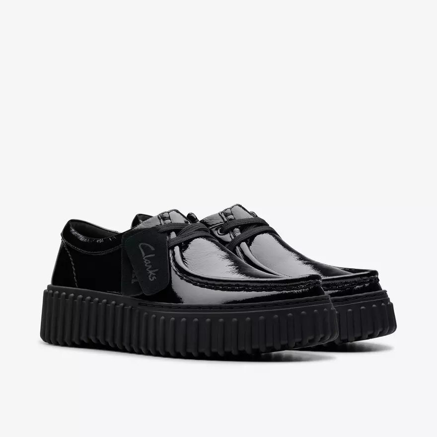 Wallabee Torhill Bee en cuir verni noir pour femme Wallabee Torhill Bee en cuir verni noir pour femme